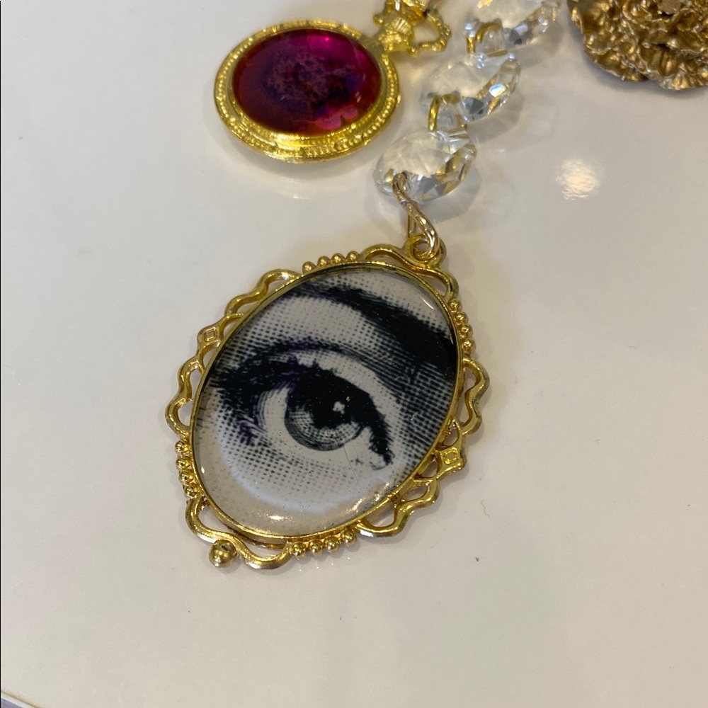 Monochrome Graphic Crossbody Bag - Picture 7 of 7